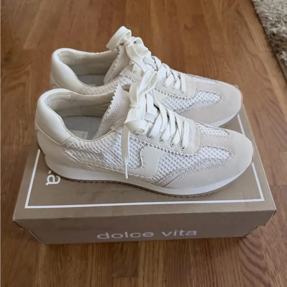 Dolce Vita Women's Off-White Textured Sneakers - Picture 2 of 4